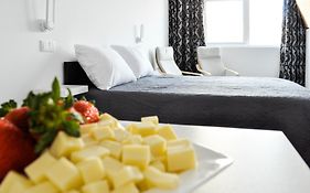 Cozy Seaside Studio Apartment C - Faraway